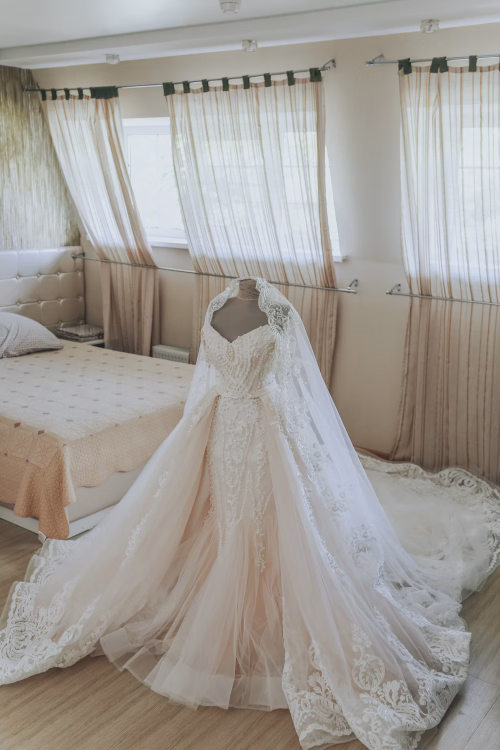 Best Poses for Bridal Photography article cover sample
